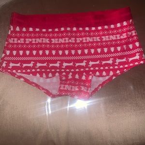 Selling Victoria’s Secret underwear nwt any questions ask 😊💕